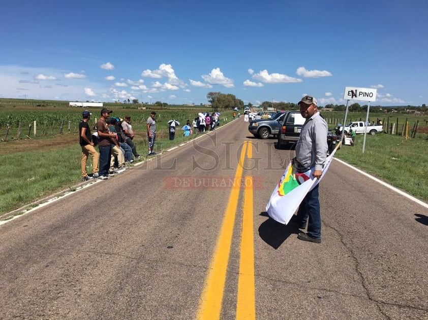 La carretera a El Pino permaneció bloqueada temporalmente.