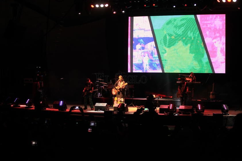 La voz de Andrea Echeverri y la música de Héctor Buitrago llegaron a la Fenadu para dejar claro, si alguien lo había olvidado, por qué Aterciopelados es uno de los grupos más importantes del rock en español.