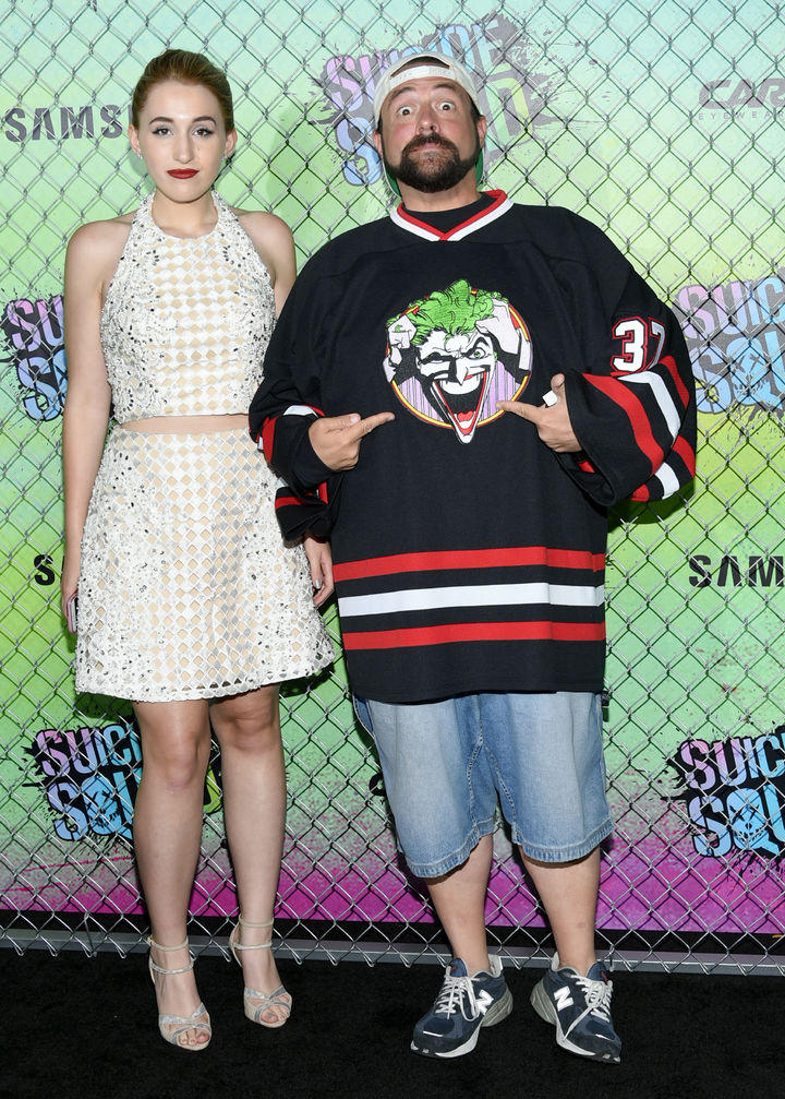 Kevin Smith junto a su hija Harley Quinn Smith, a quien nombró así por el personaje de DC.