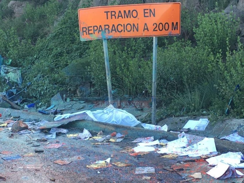 Los rescatistas encontraron en el sitio mencionado una camioneta Nissan, tipo pick up, volcada, y a un costado el cuerpo sin vida de Esaú Rojas Andrade, de 32 años, quien era ingeniero de profesión.