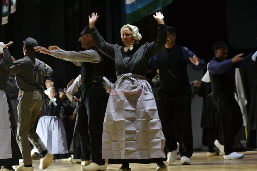 Este festival sirve de preámbulo al Quinto Festival Internacional del Folclor Infantil, que a su vez forma parte del Festival Internacional Revueltas.