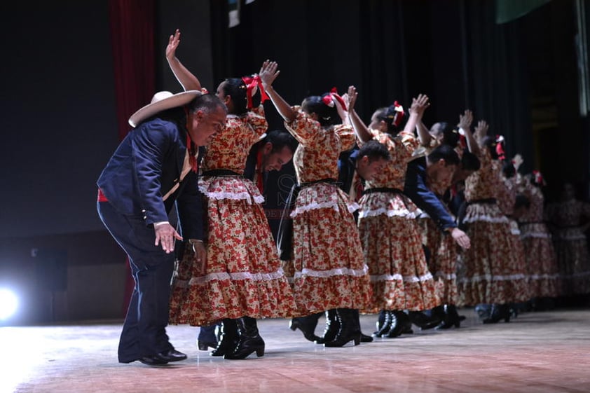 Anoche en el renovado Auditorio del Pueblo se llevó a cabo la primer presentación del Festival CIOFF México 2016.