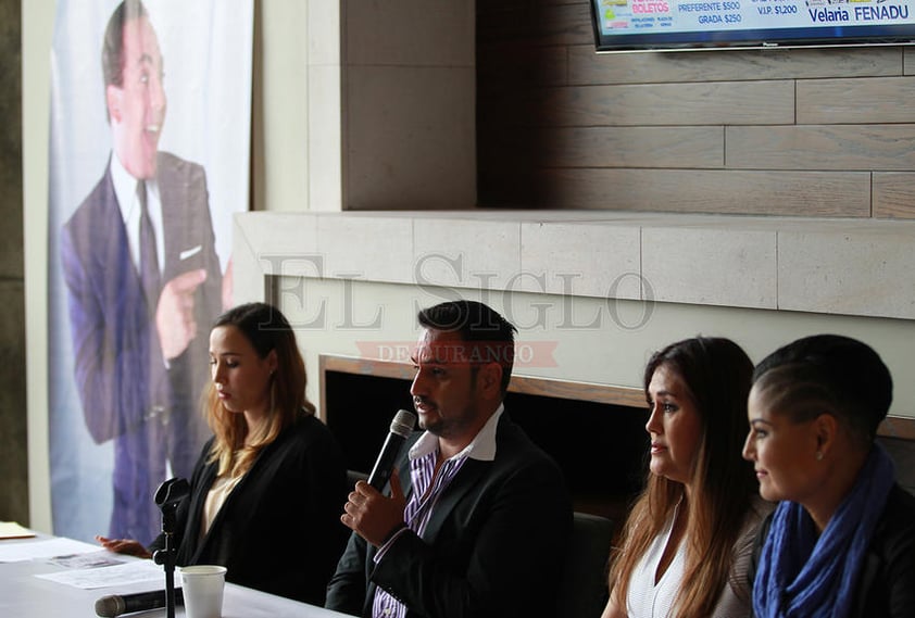 Jorge Mata, empresario lagunero y Angélica Sariñana, dieron a conocer los pormenores del evento musical, en el cual ofrecieron una velada de canciones y diversión.