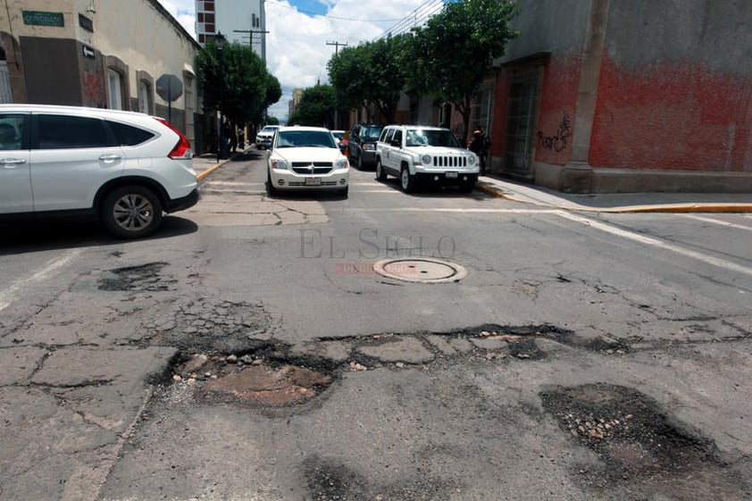 Aunque no se cuenta con recursos para una sustitución de pavimento asfáltico por concreto hidráulico, se autorizaron recursos para trabajos de mantenimiento.