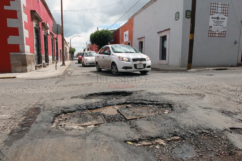 Las denuncias por baches son frecuentes den la ciudad de Durango.