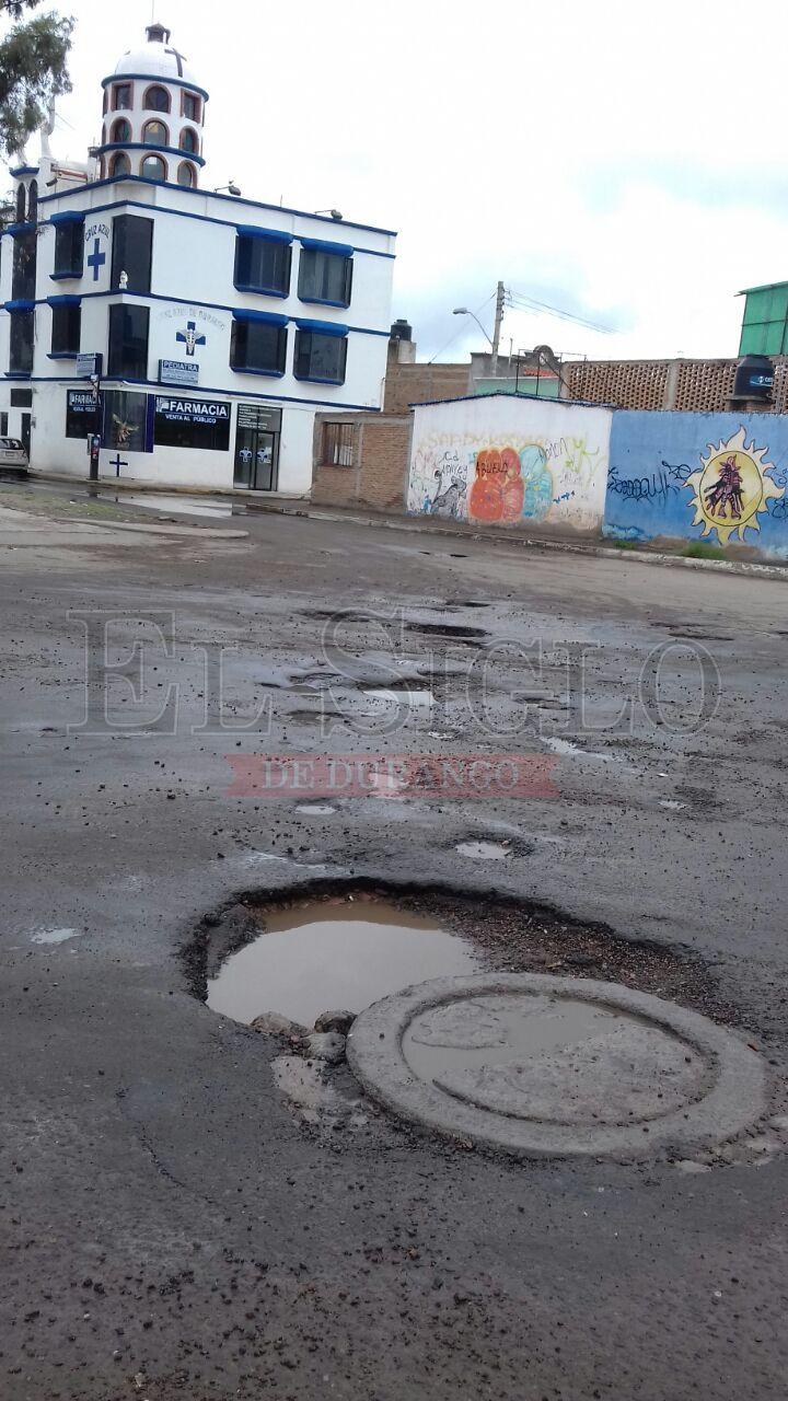 Avenida Mercurio esquina con calle 8 de julio Fraccionamiento Bosques del Valle, por Cruz Azul.