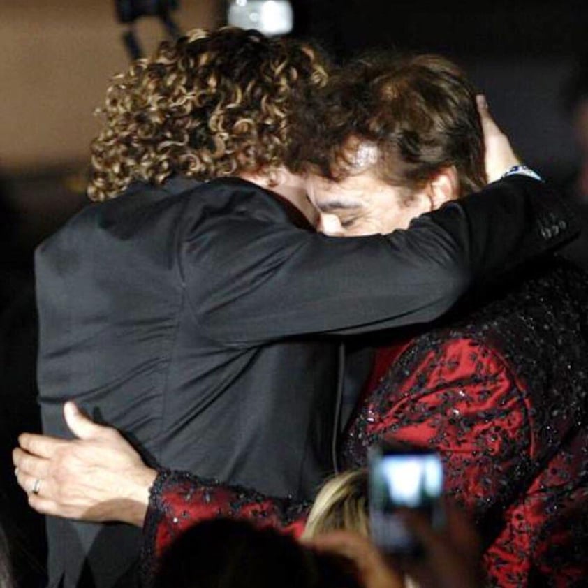 "Te abrazo con el alma y con todo mi sentimiento", dijo el cantante David Bisbal en Instagram.