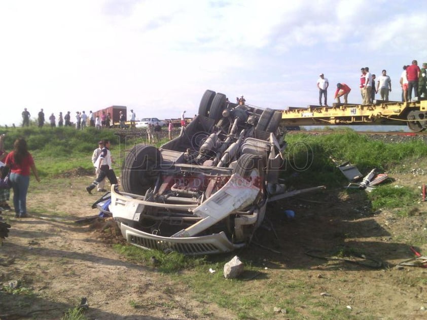 El aparatoso accidente ocurrió en el ejido Palomas de Bermejillo.