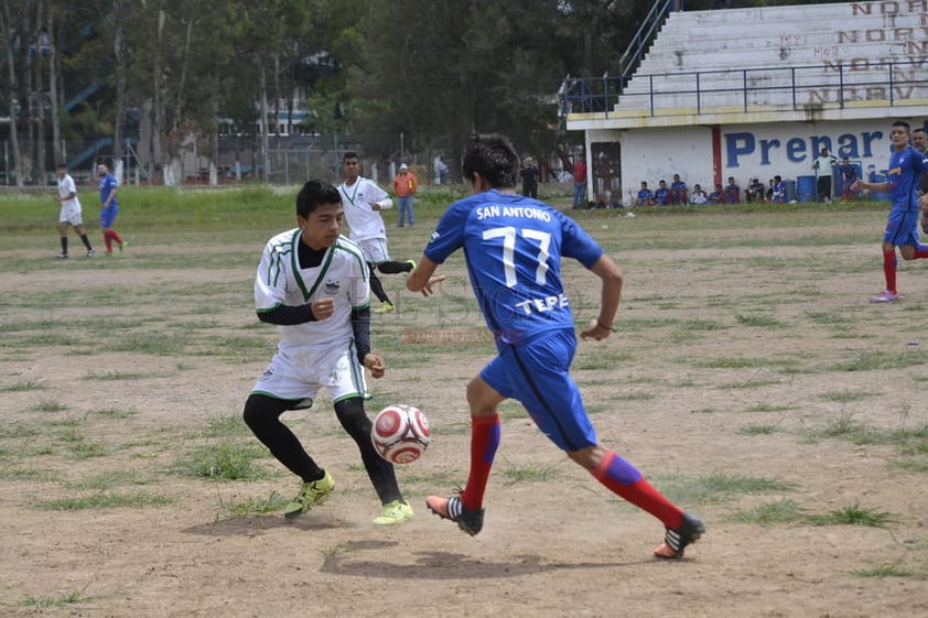 Aguas del Municipio de Durango no tuvo piedad para asustar a los Fantasmas y ganar el partido 8-2.