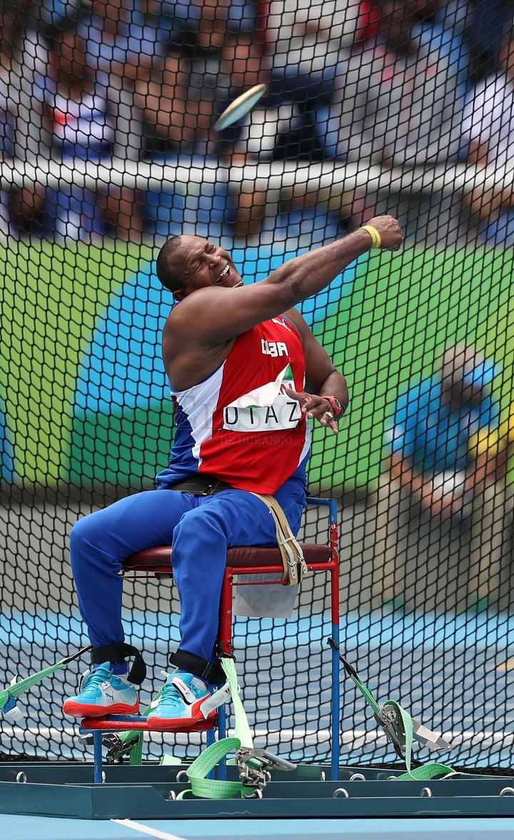 El cubano Leonardo Diaz participa hoy, sábado 10 de septiembre de 2016, en la competencia masculina de atletismo de lanzamiento de disco F54 de los Juegos Paralímpicos Río 2016 en el Estadio Olímpico de Río de Janeiro (Brasil).