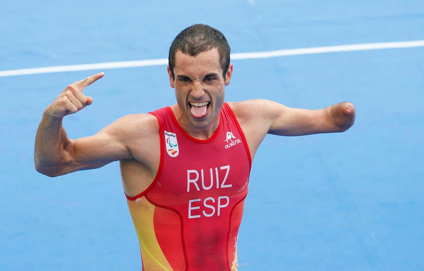 El español Jairo Ruiz participa hoy, viernes 9 de septiembre de 2016, en la competencia de triatlón de los Juegos Paralímpicos Río 2016 en el Estadio Olímpico de Río de Janeiro (Brasil).