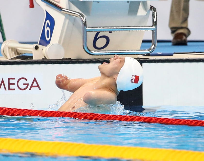 La española Nuria Marques Soto gana la medalla de oro en la competencia de natación de 400 metros libres femeninos S9 de de los Juegos Paralímpicos Río 2016 en el Estadio Olímpico de Río de Janeiro (Brasil).