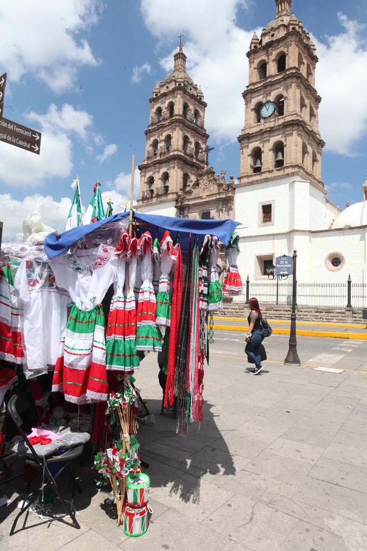 Será un total de 312 comerciantes los que participarán en la romeria que se organiza con motivo del Grito de Independencia en el Centro Histórico de Durango.