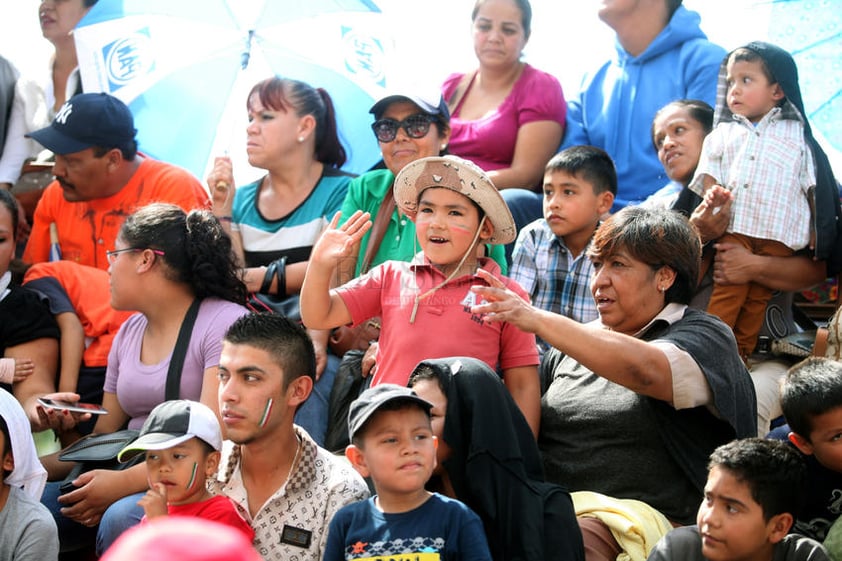 Desfilaron por México