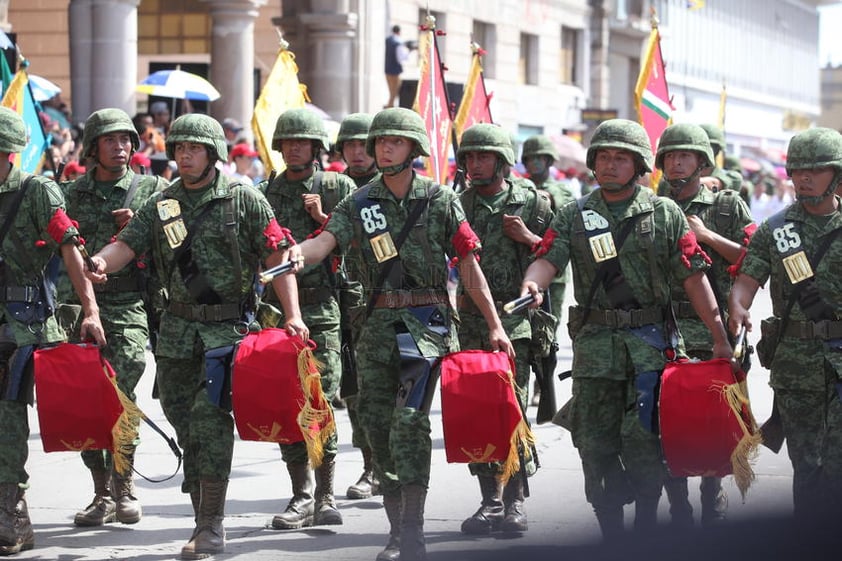 La dependencia informó que desde el pasado fin de semana se realizó el lavado de la campana en el Palacio de Zambrano y se efectúo un recorrido por las azoteas y los alrededores de la Plaza IV Centenario, esto con el objetivo de retirar escombro, basura e identificar posibles fugas de gas que pueda representar un riesgo al momento de la quema de la pirotecnia durante la ceremonia del Grito.