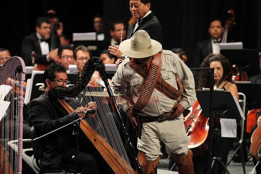 El concierto de clausura fusionó diferentes ritmos de arpas.