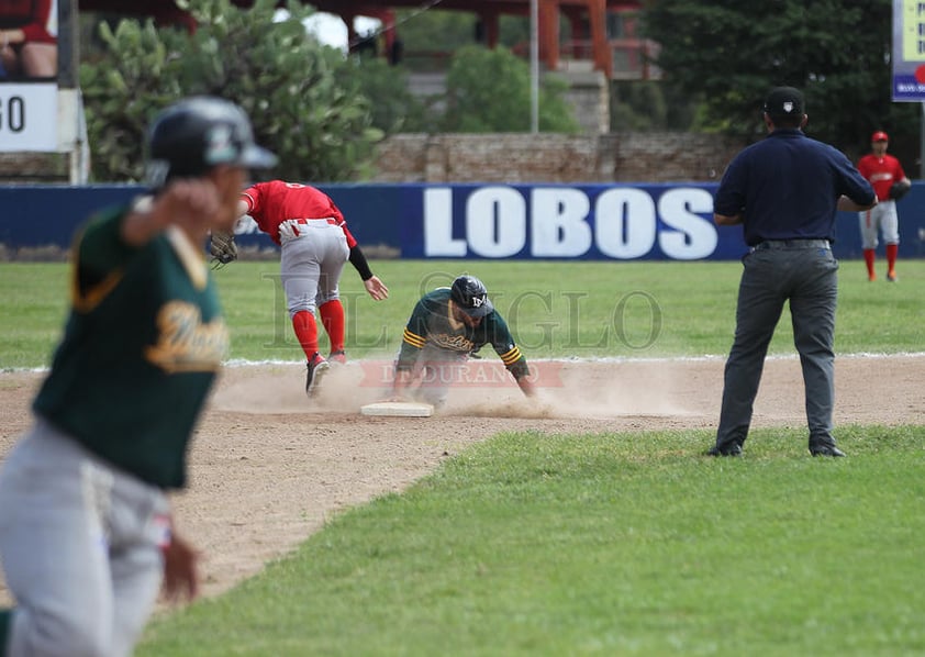 En la tercera entrada, Ydir Drake conectó un cuadrangular de tres anotaciones al llevarse por delante a Yadil Mujica y Ramón Orantes, lo que puso la pizarra en 4-0.