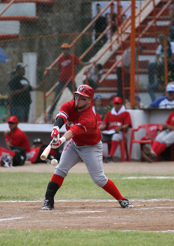 En la tercera entrada, Ydir Drake conectó un cuadrangular de tres anotaciones al llevarse por delante a Yadil Mujica y Ramón Orantes, lo que puso la pizarra en 4-0.