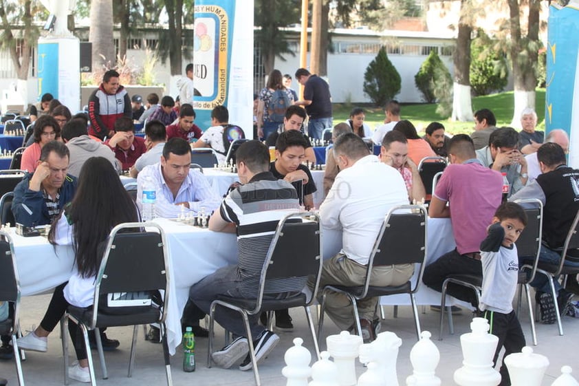 Para tal efecto se llevó a cabo un Torneo de Ajedrez Rápido, en donde se reunieron más de 240 participantes.