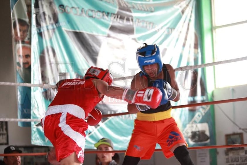 La octava contienda fue protagonizada por boxeadores elite, quienes dieron su máximo esfuerzo, a tal grado que pusieron en aprietos a los jueces.