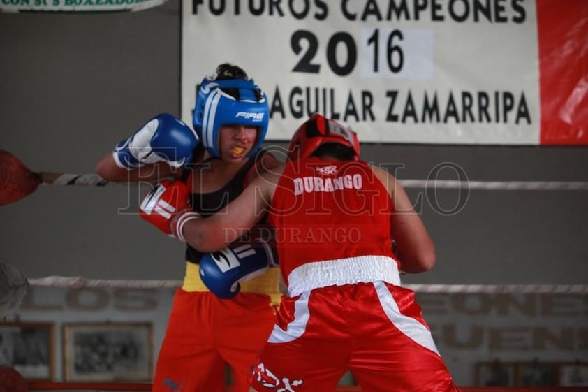 Fue un combate en donde la balanza se inclinó de un solo lado, desde el principio del combate en donde Castrellón aprovechó los espacios que le dio su rival.