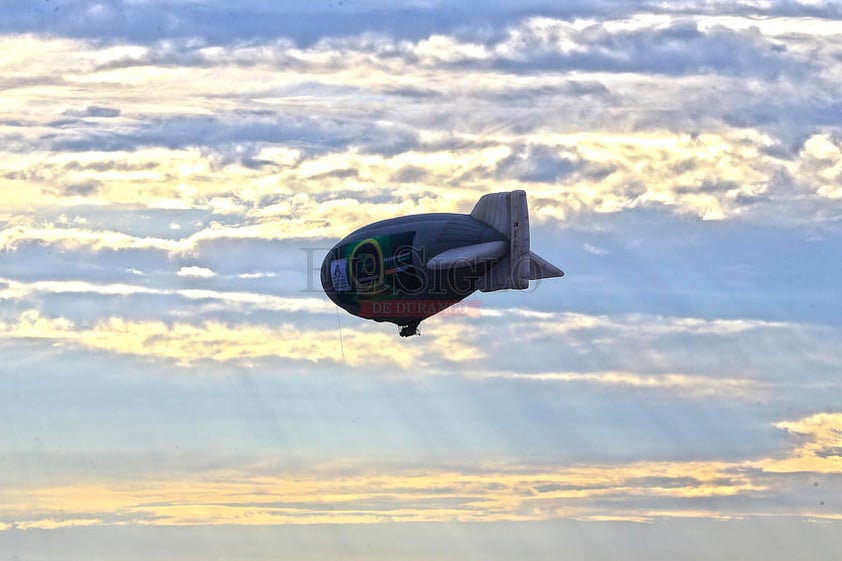 Dirigible 'surca' cielo de Durango