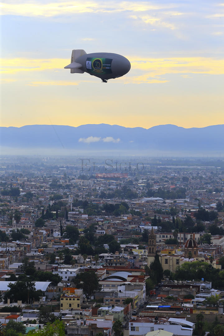 Debido a sus condiciones, el dirigible solo puede subir a cinco pasajeros.