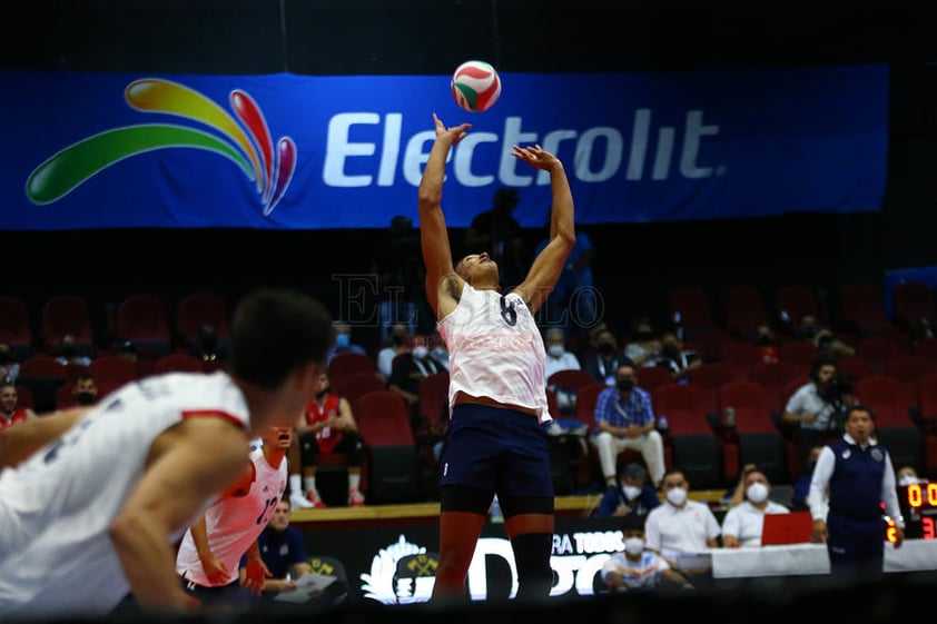 México lidera la competencia de voleibol