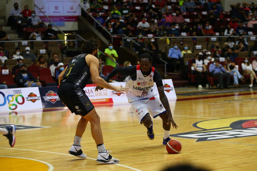 Los de Nuevo León terminaron el tercer cuarto con la electrónica de su lado 59-67 y al final ganaron solo por un punto de diferencia y sobre el reloj.