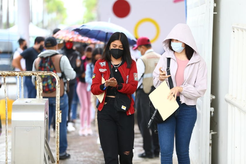 Inicia vacunación anti COVID en jóvenes18-29 años