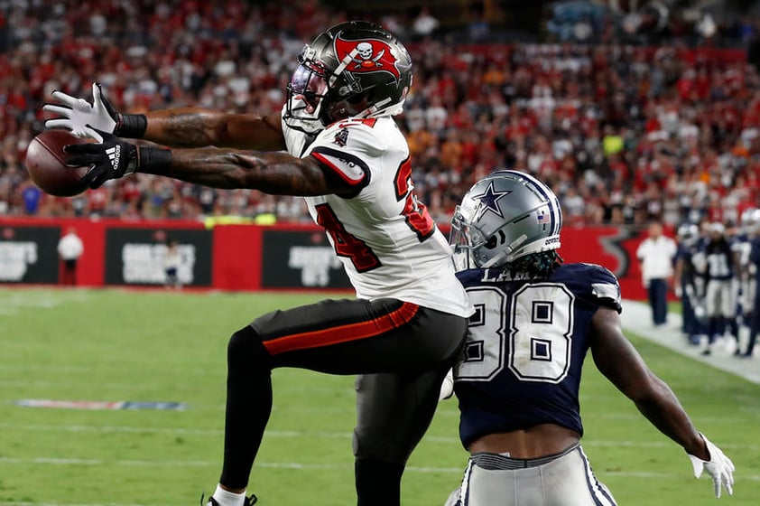 Bucs debutan superando a Cowboys