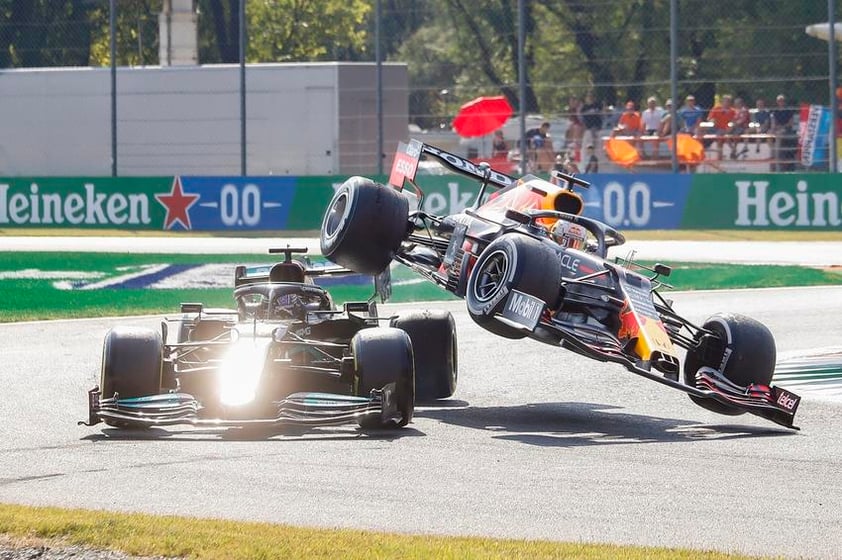 Verstappen y Hamilton se accidentan