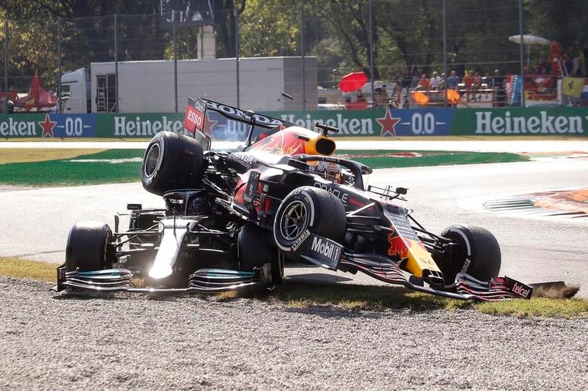 Verstappen y Hamilton se accidentan