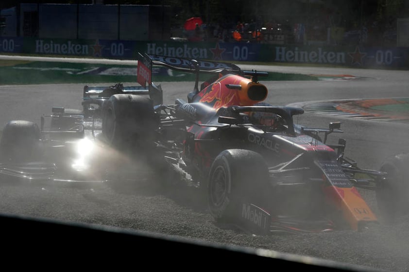 Verstappen y Hamilton se accidentan