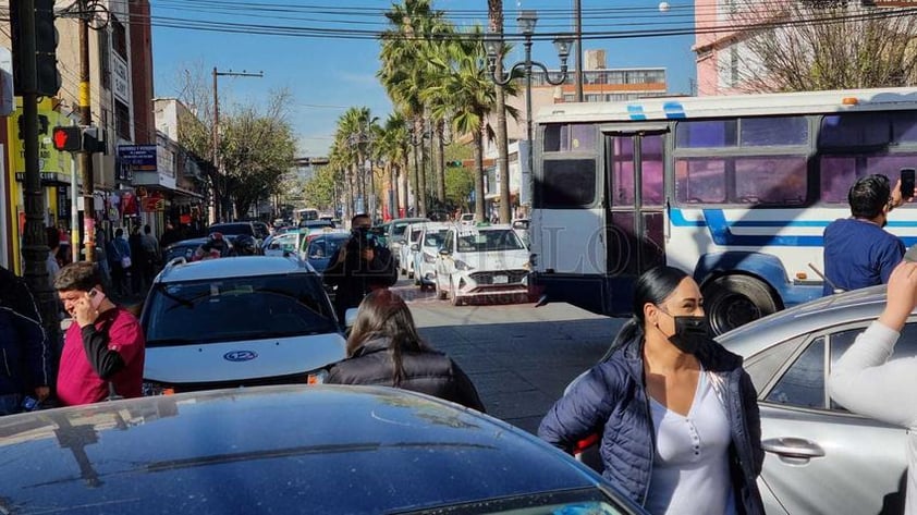 Médicos toman avenida 20 de Noviembre