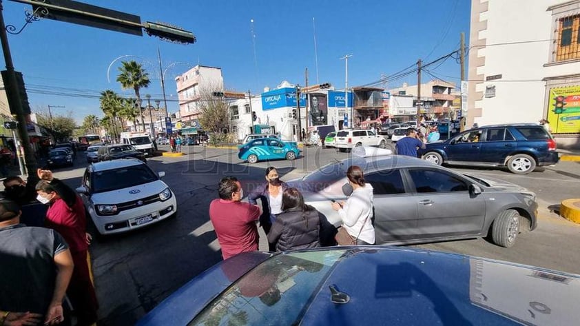 Médicos toman avenida 20 de Noviembre