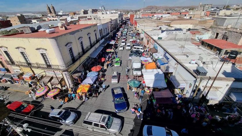 'Descontrolado' el comercio informal en la Zona Centro