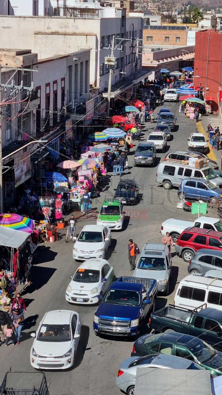 'Descontrolado' el comercio informal en la Zona Centro