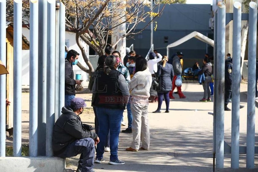 'Interminables' filas para pruebas Covid en Durango