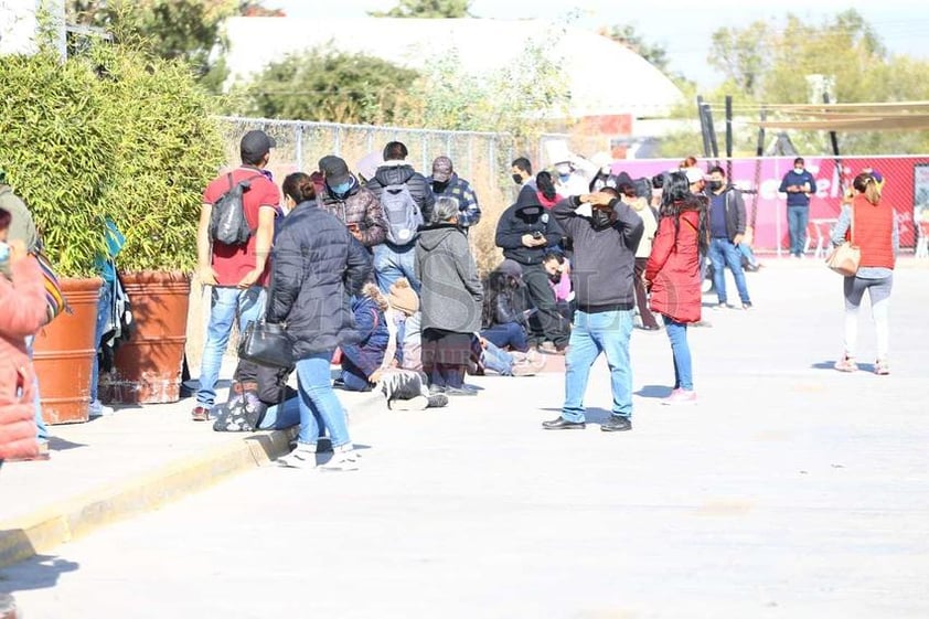 'Interminables' filas para pruebas Covid en Durango