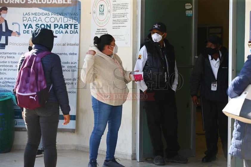 'Interminables' filas para pruebas Covid en Durango