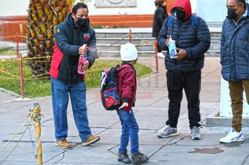 30% DE ALUMNOS REGRESA A SALONES