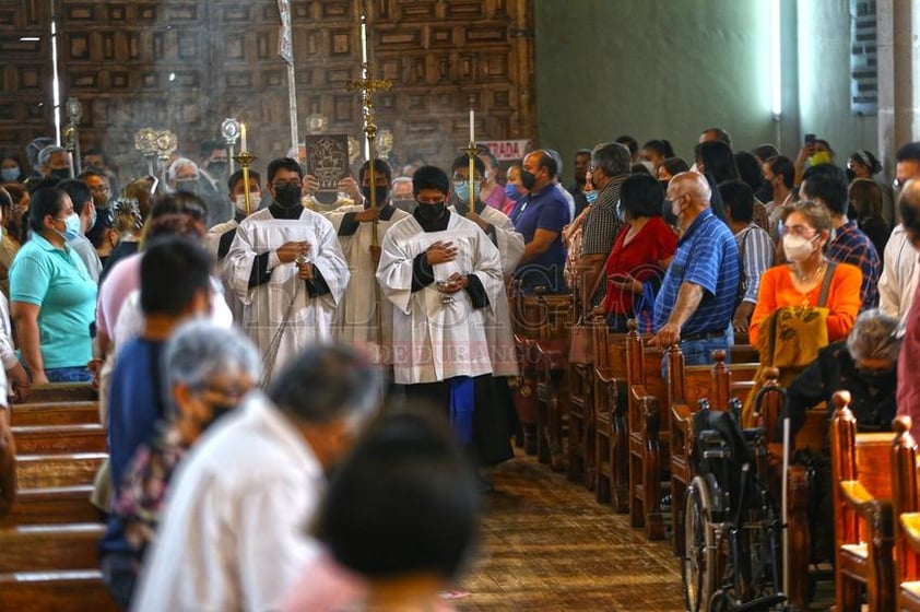 Se lleva a cabo lavatorio de pies en Catedral de Durango