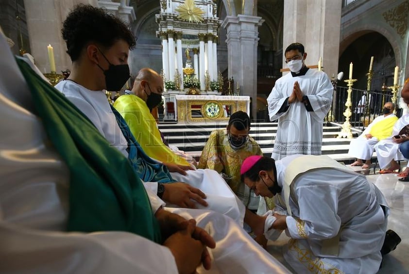 Se lleva a cabo lavatorio de pies en Catedral de Durango