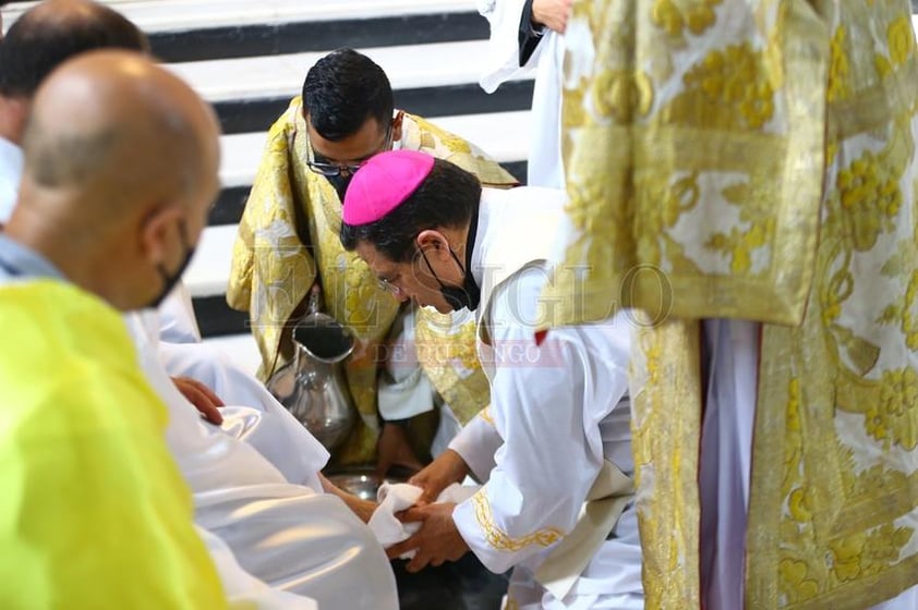 Se lleva a cabo lavatorio de pies en Catedral de Durango