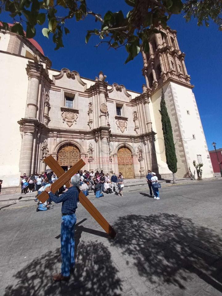 Duranguenses celebran la pasión de Cristo