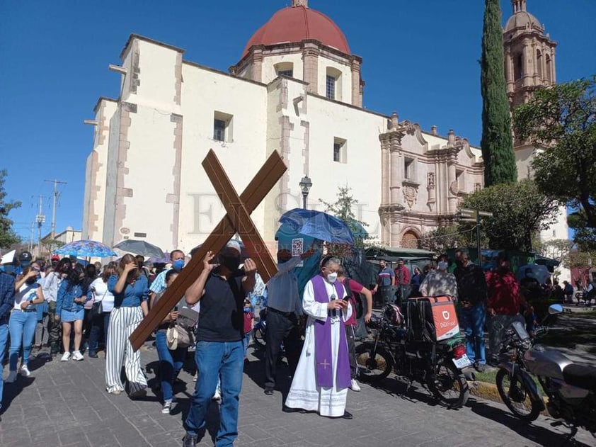 Duranguenses celebran la pasión de Cristo