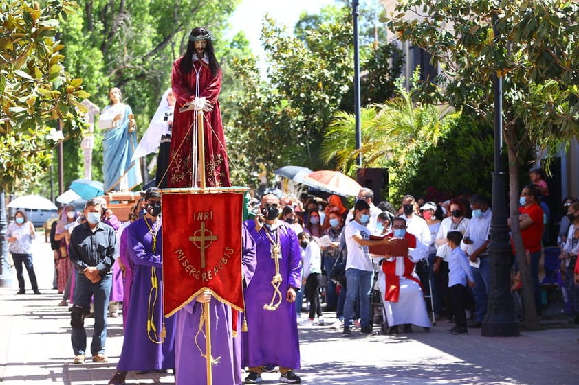 Duranguenses celebran la pasión de Cristo