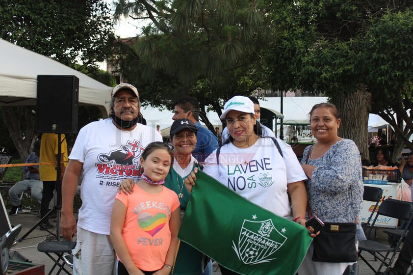 Fiesta albiverde en la Plaza de Armas