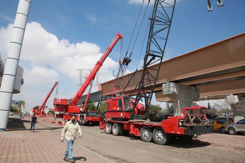 Inicia la colocación de las últimas trabes del puente Francisco Villa